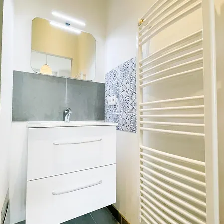 #g3 The Authentic T2 Downtown Balcony Tramway