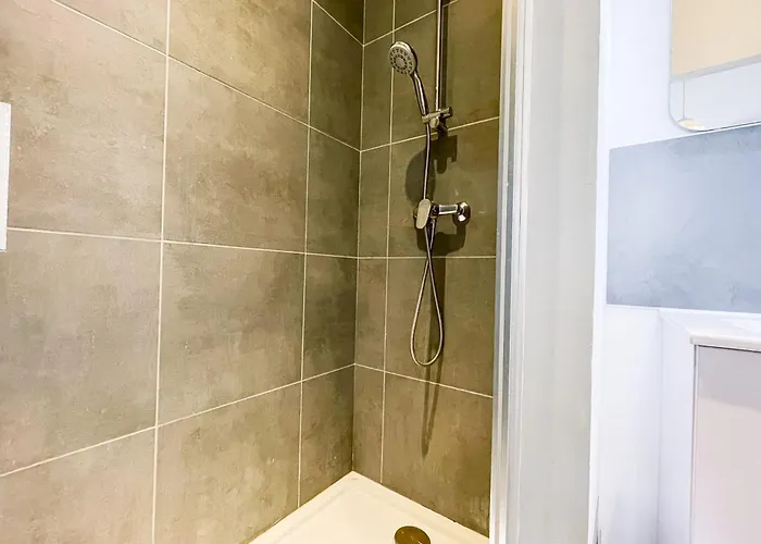 #g3 The Authentic T2 Downtown Balcony Tramway * Grenoble