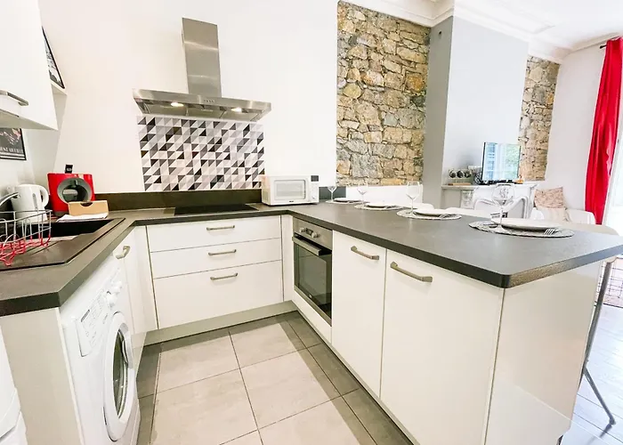 #g3 The Authentic T2 Downtown Balcony Tramway * Grenoble