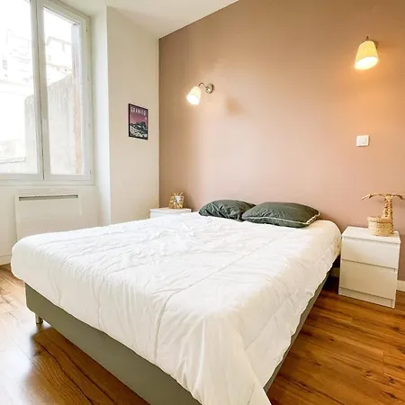 #g3 The Authentic T2 Downtown Balcony Tramway Appartement *